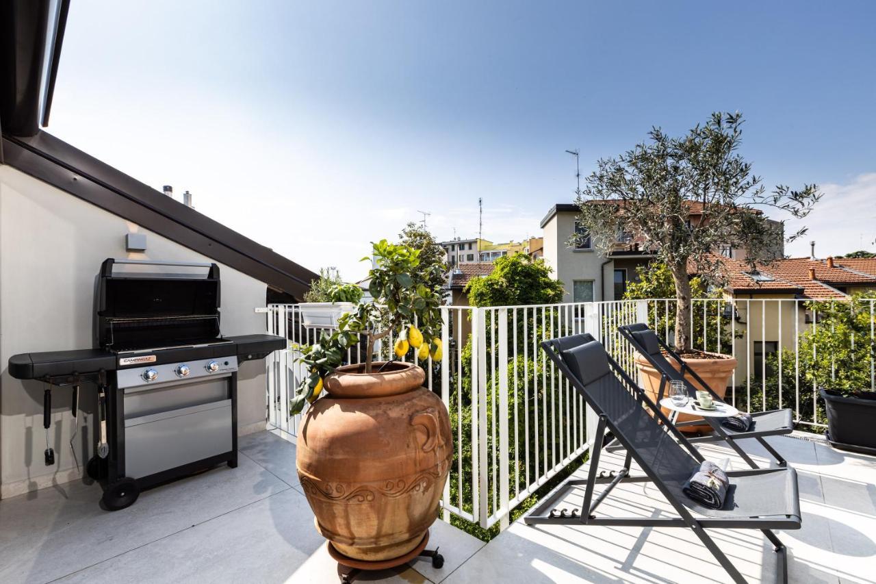 *Villa Olivo*With Private Terrace & Jacuzzi + 3Bedrooms มิลาน ภายนอก รูปภาพ