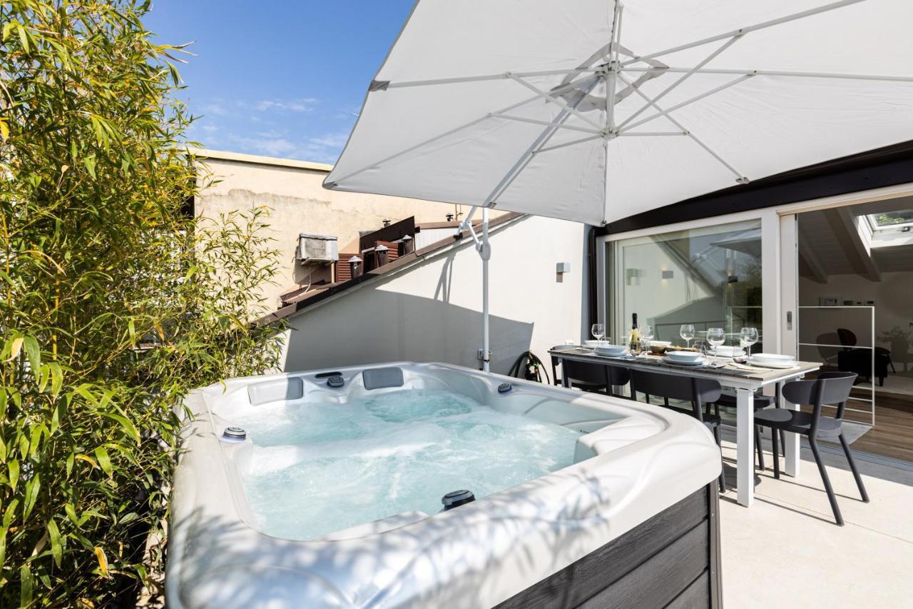 *Villa Olivo*With Private Terrace & Jacuzzi + 3Bedrooms มิลาน ภายนอก รูปภาพ